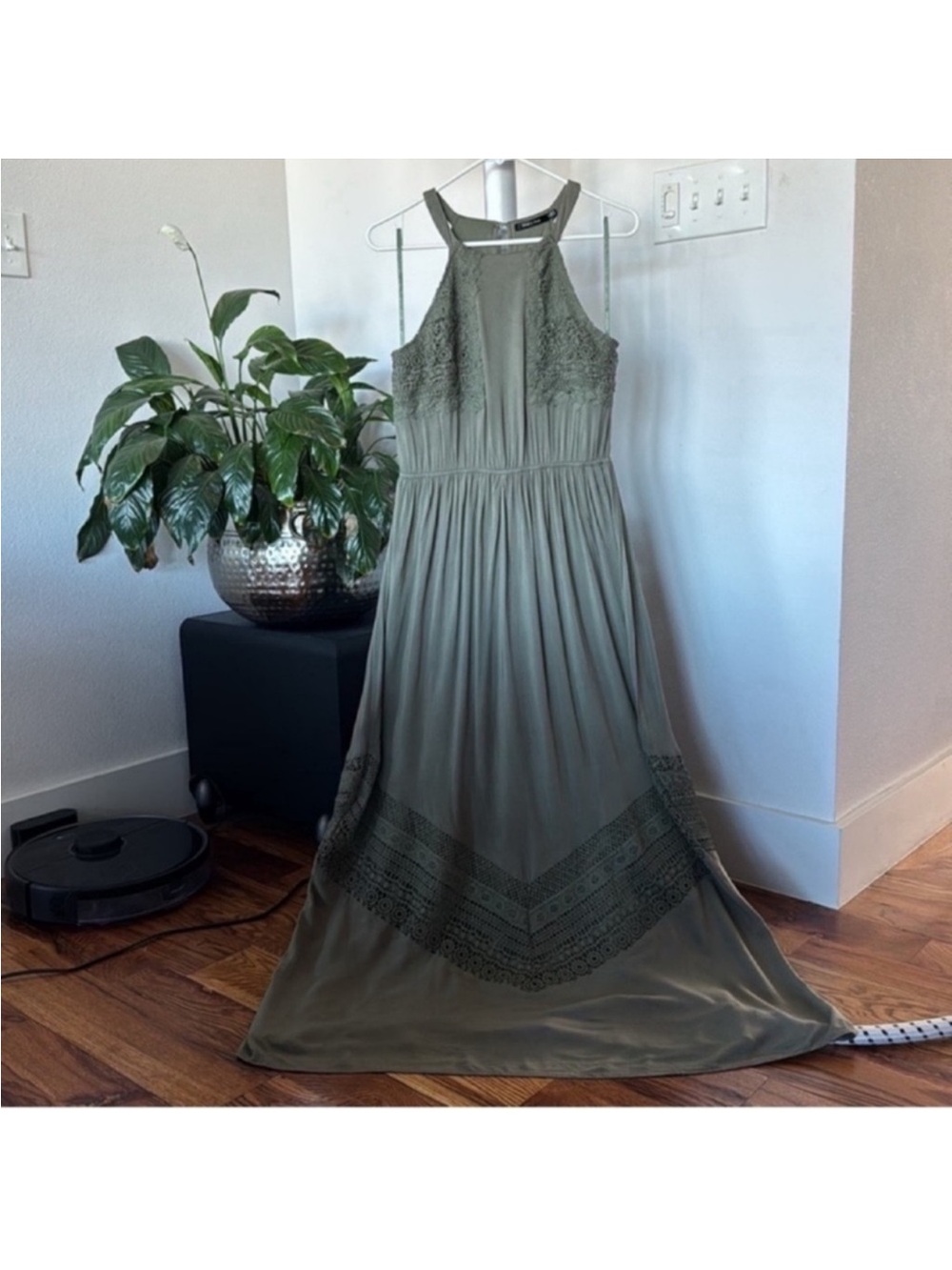 Doe & Rae Maxi/Long Dress with Crochet Trim Sz L Green Halter keyhole back